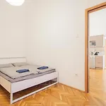 Two Bedroom Apartment At Basilica